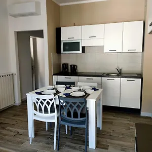 apt-casa-di-roby.hotelitalianriviera.com/